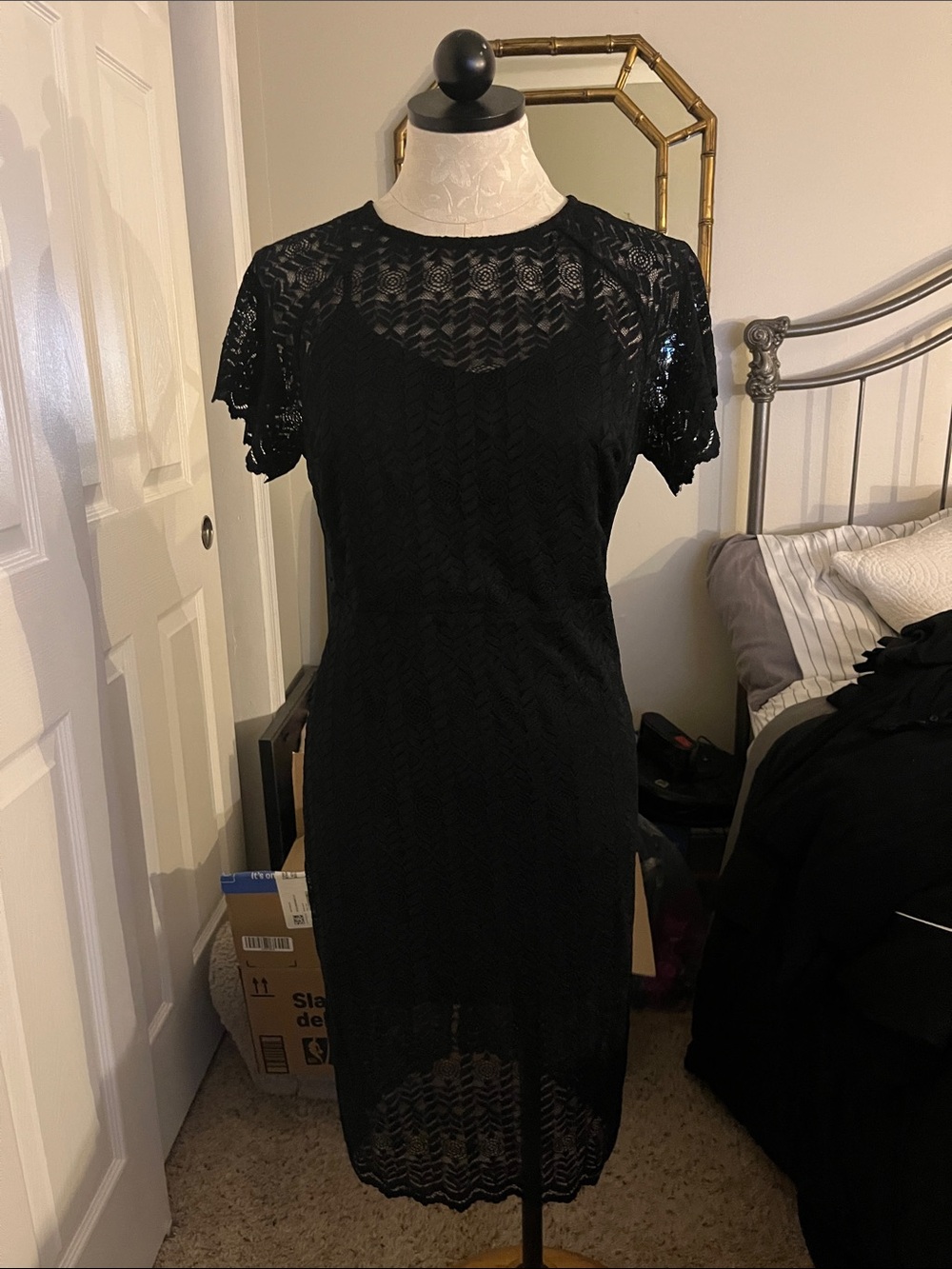 Black Lace Midi Dress with Short Sleeves